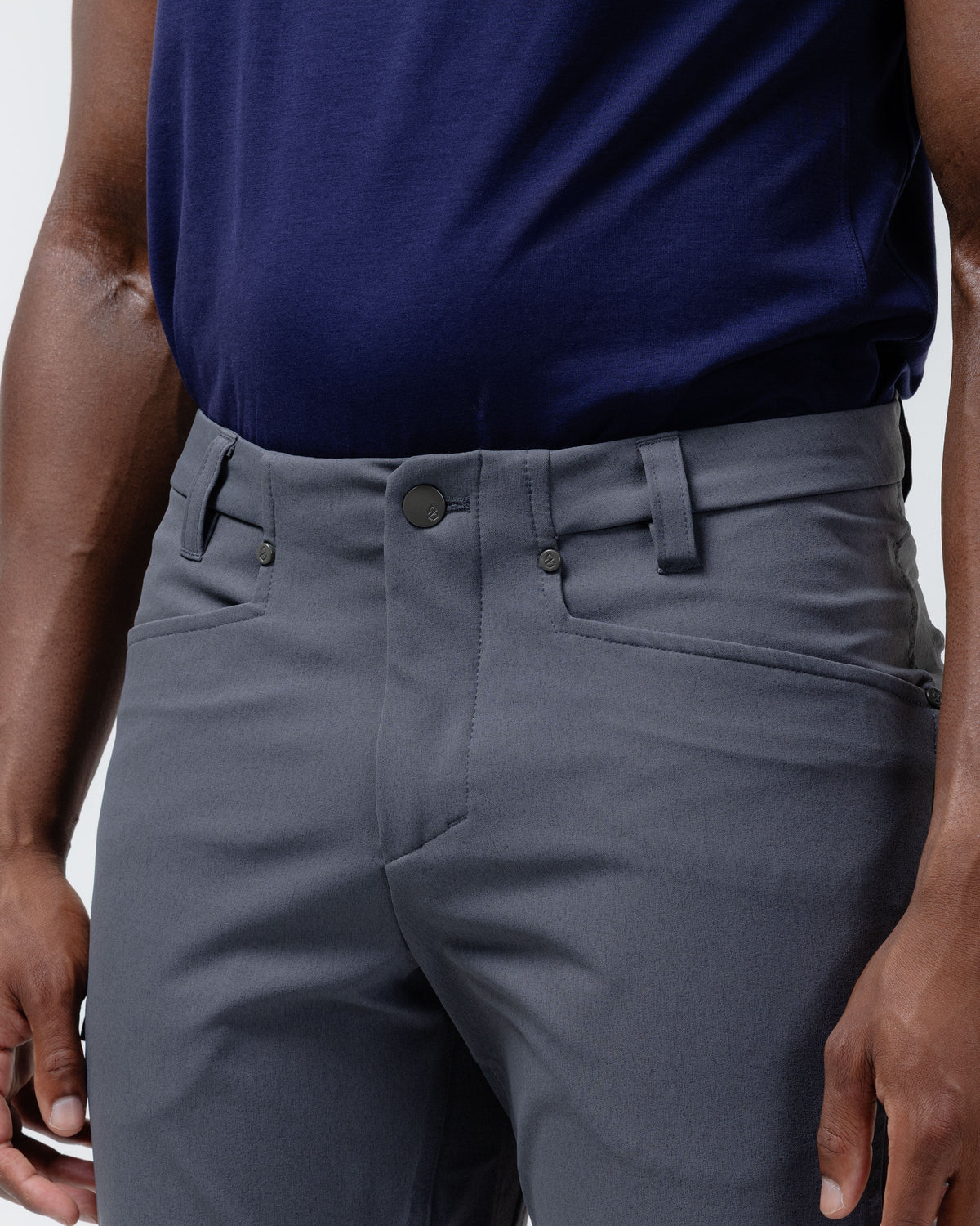 Passage Technical Chino — Charcoal