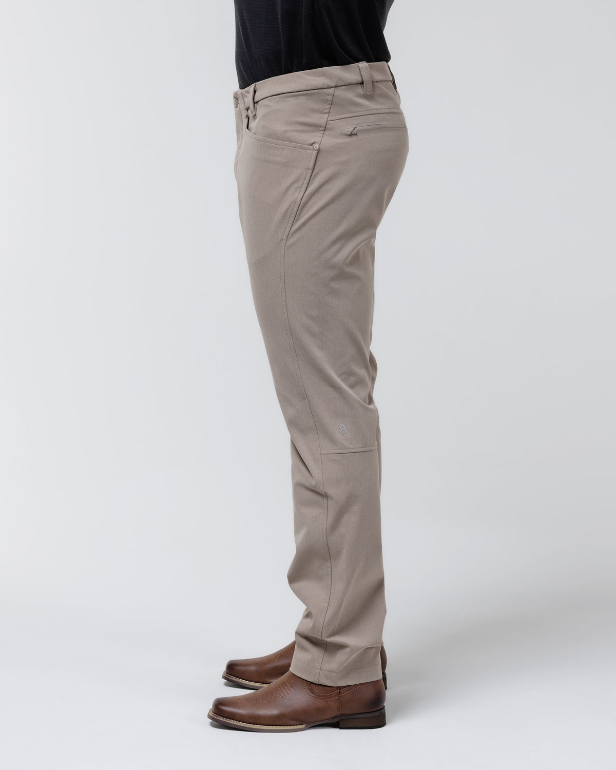 Passage Technical Chino — Tan