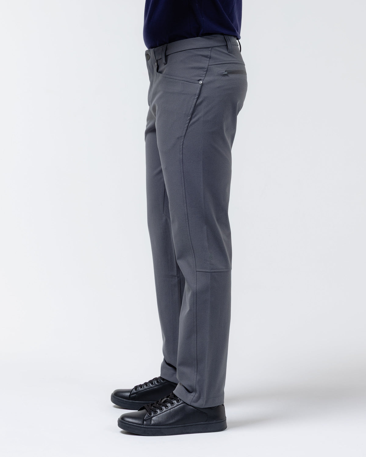 Passage Technical Chino — Charcoal