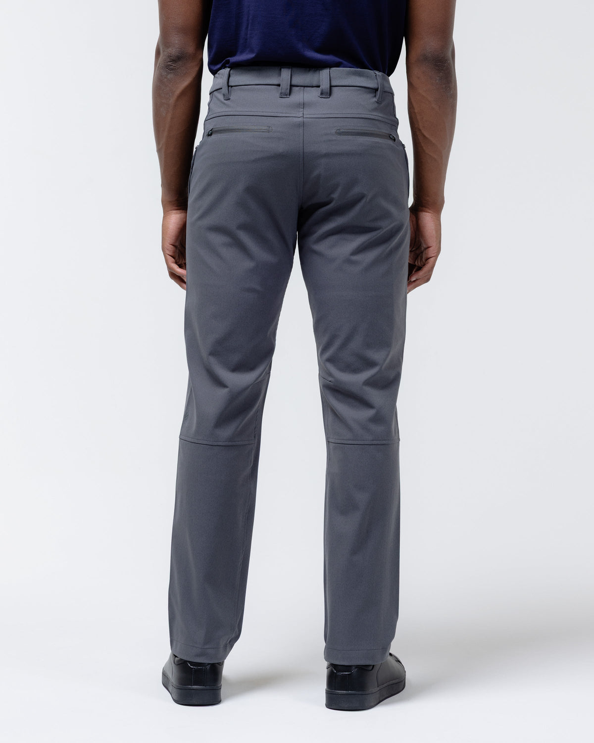 Passage Technical Chino — Charcoal
