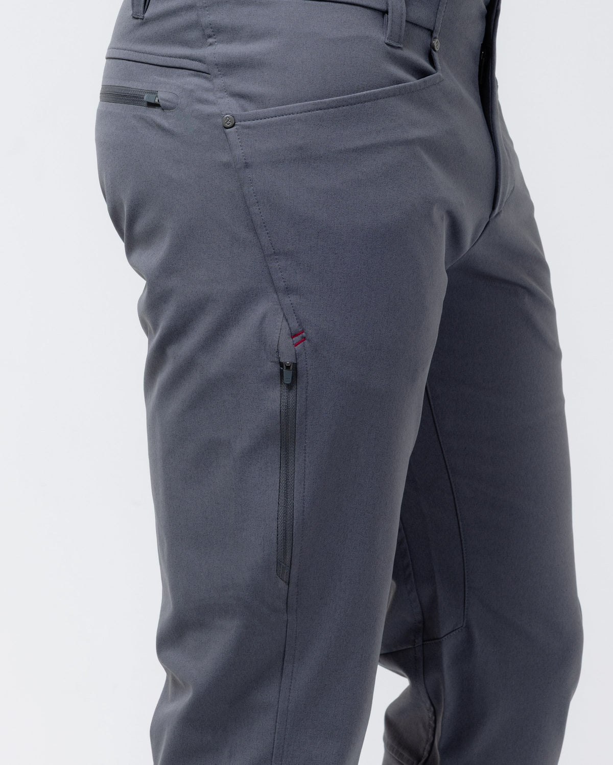 Passage Technical Chino — Charcoal