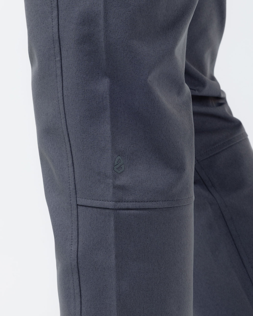 Passage Technical Chino — Charcoal